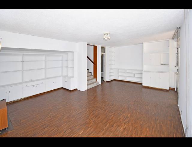 2 BEDROOM TOWNHOUSE FOR SALE IN HYDE PARK